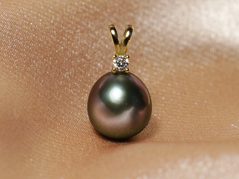 Tahiti gyöngy medál gyémánttal